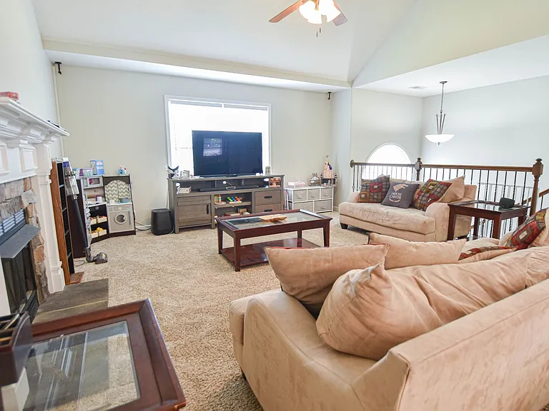 3702 Windmill Ct — Photo 4