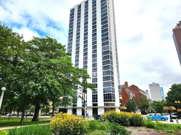 1555 N Dearborn Pkwy #25AB, Chicago, IL 60610