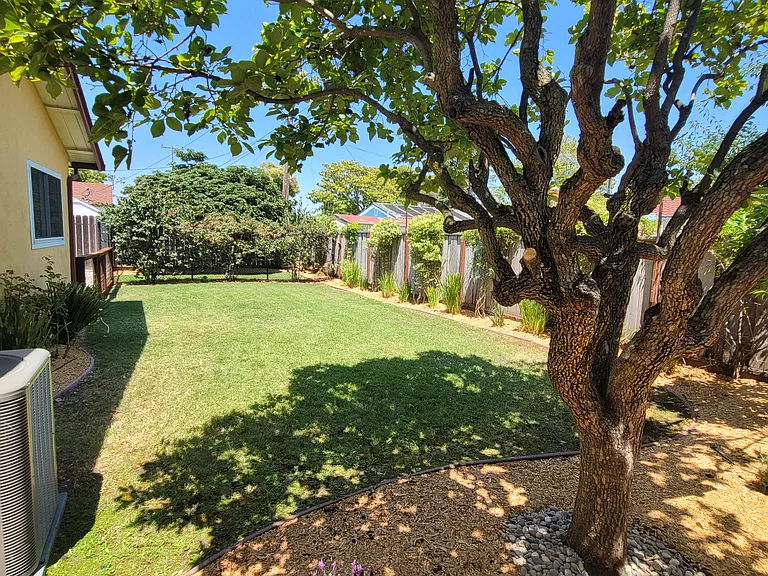 948 Leith Ave — Photo 28