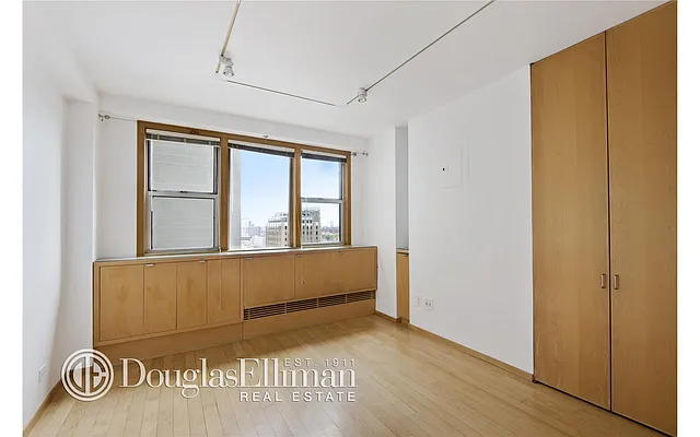 Rented by Douglas Elliman | media 6