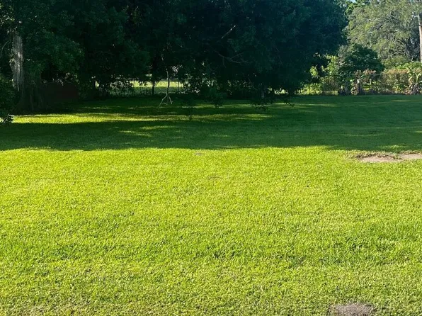 2915 Pine St, Abbeville, LA 70510
