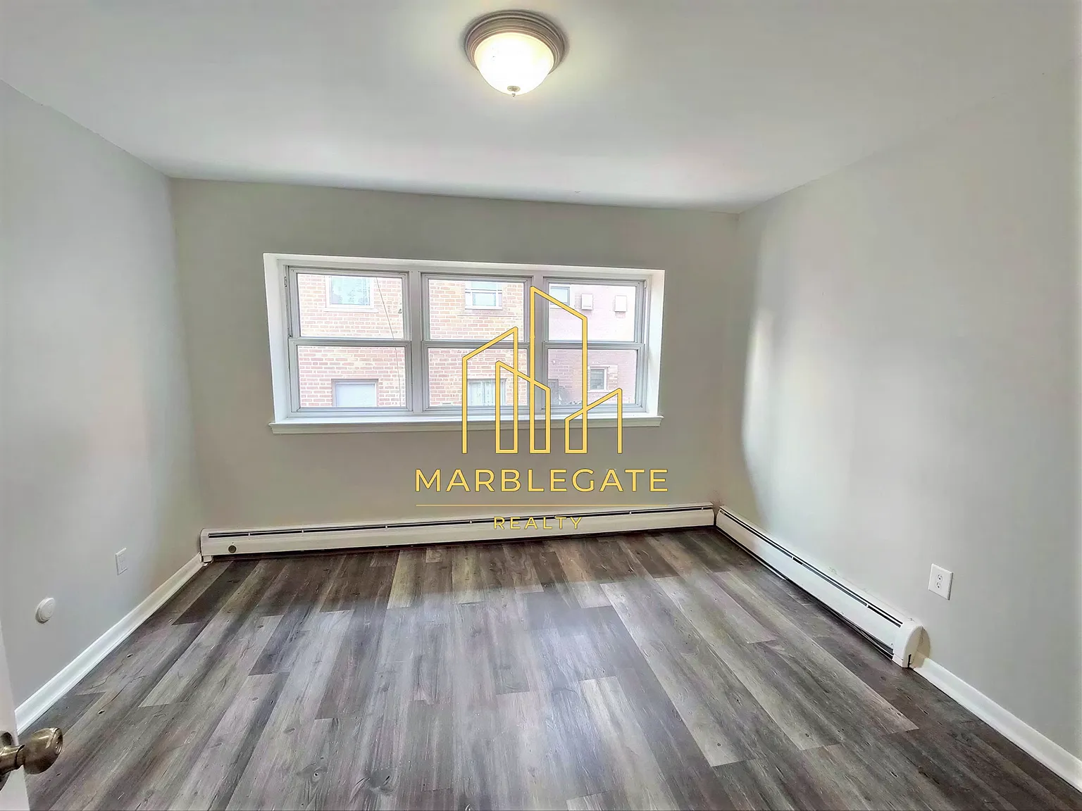 2 bed, 850 sqft, $1,650 — Photo 2