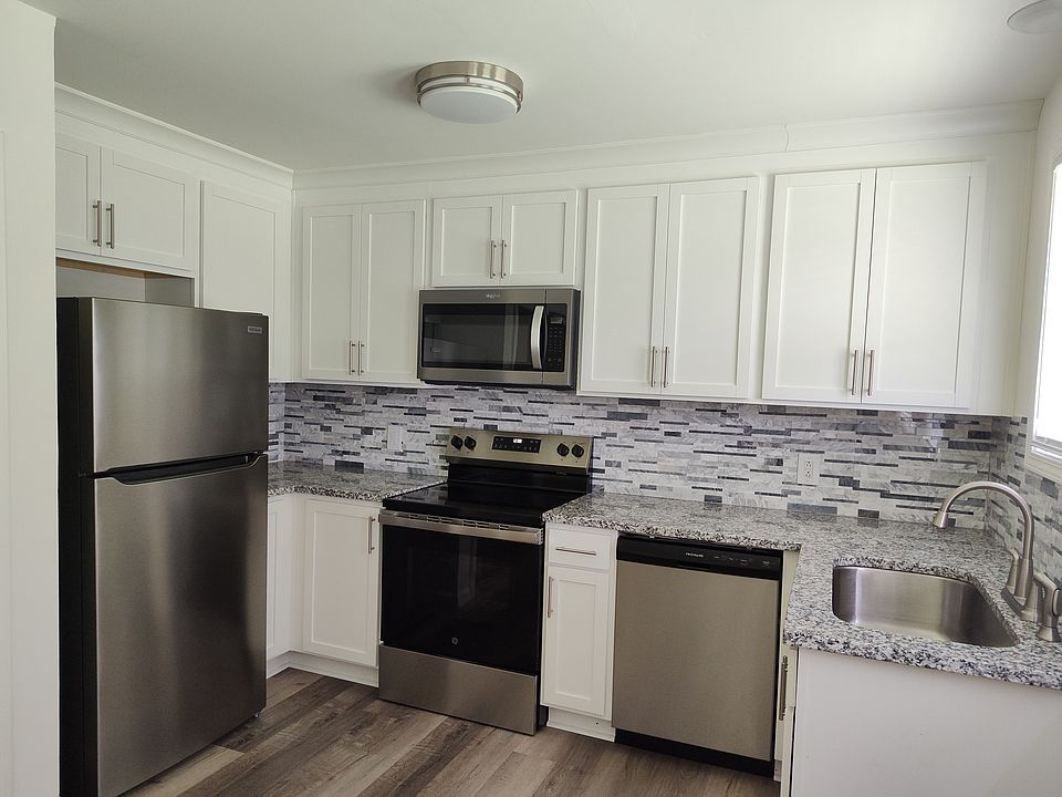1st image of 1215 Greenwood Ct Unit B