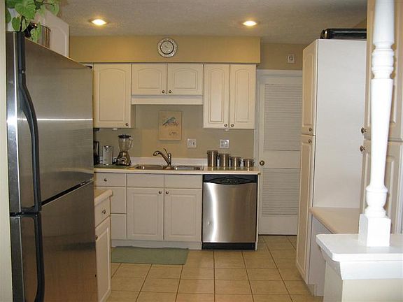 3rd image of 5827 Mount Vernon Dr