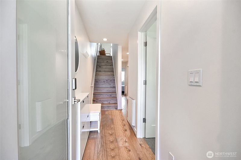 5th image of 3025 62nd Avenue SW