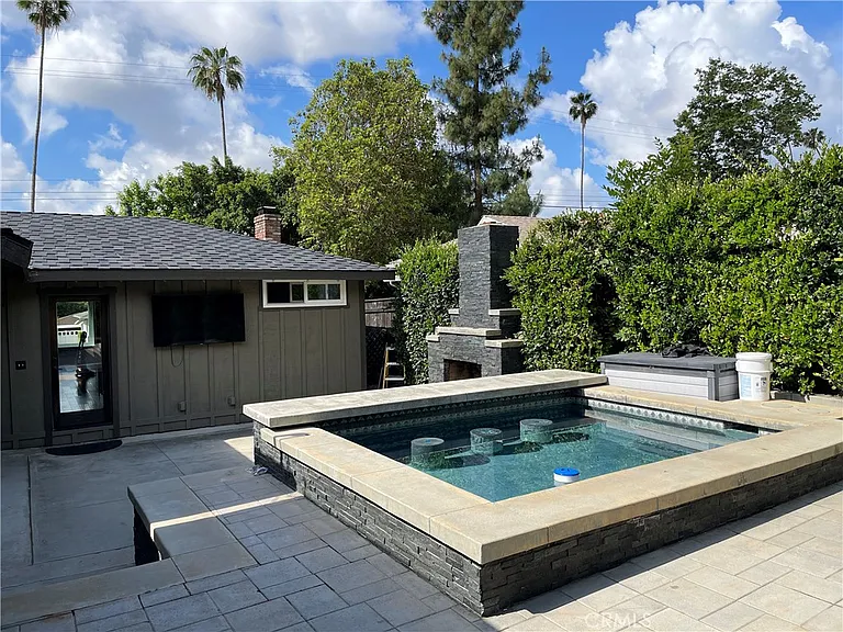 515 E Sierra Madre Blvd — Photo 18