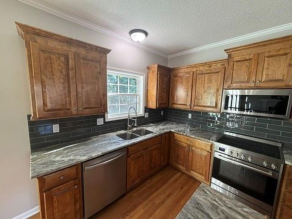 2nd image of 421 SW Stacey Dr