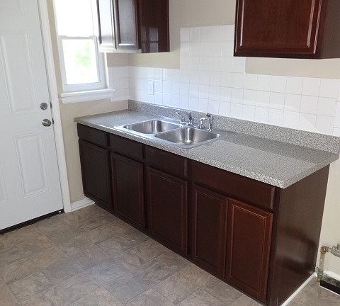 3rd image of 3453 Kimberly Ave
