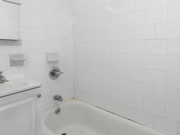 1473 First Avenue 2C image 4 of 5