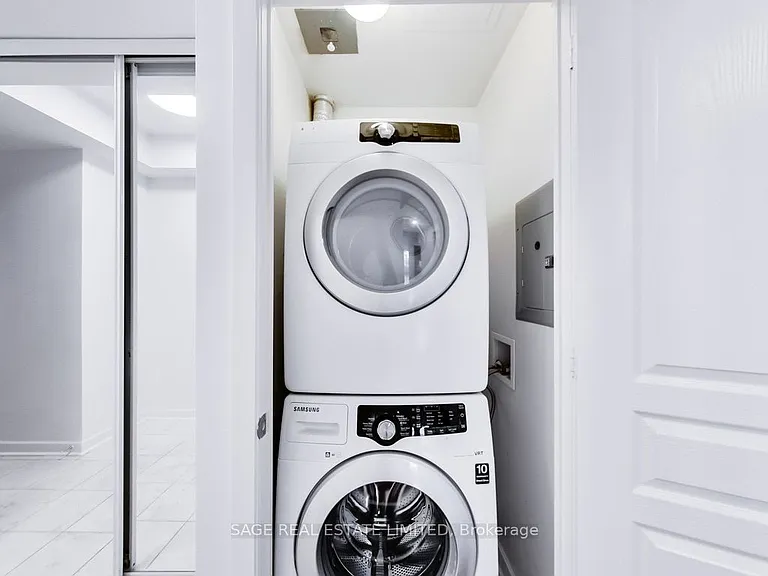 438 Richmond St W #910 — Photo 5