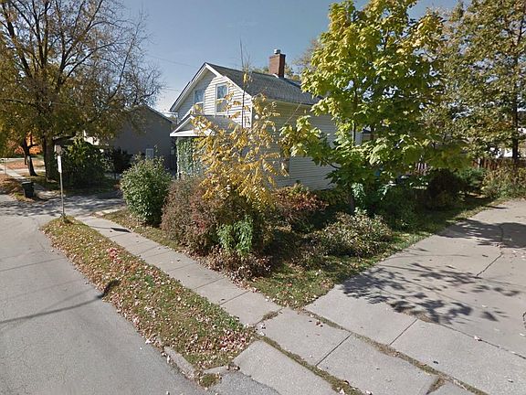 Outside front of house picture #3