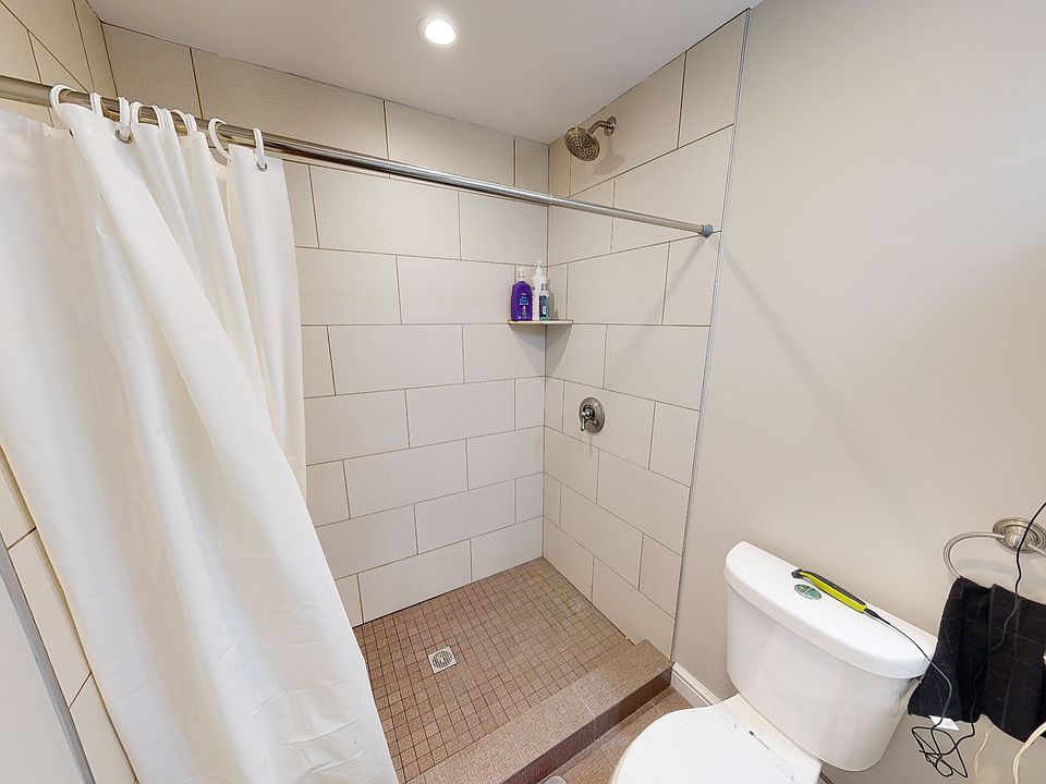 1st image of 52 Bay State Rd #2R