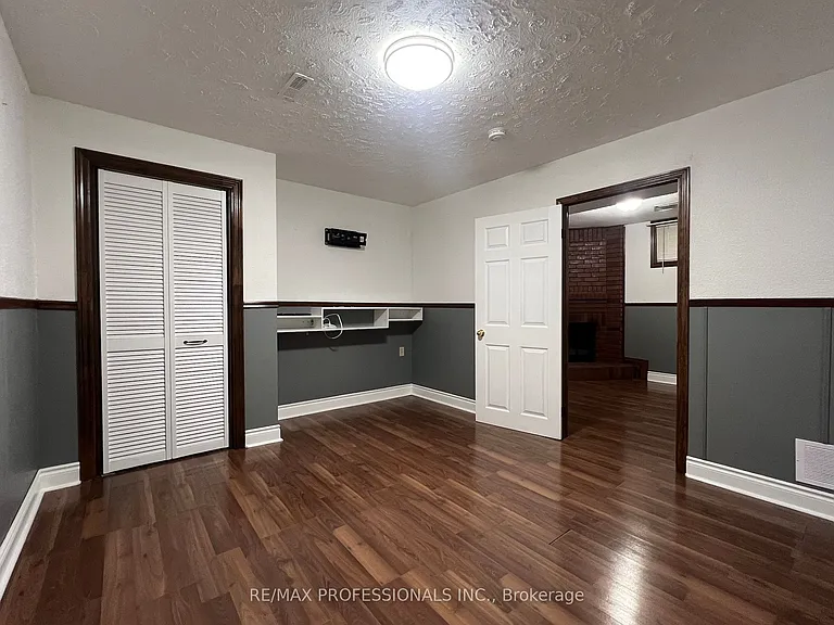 94 Bremen Ln #BASEMENT — Photo 22