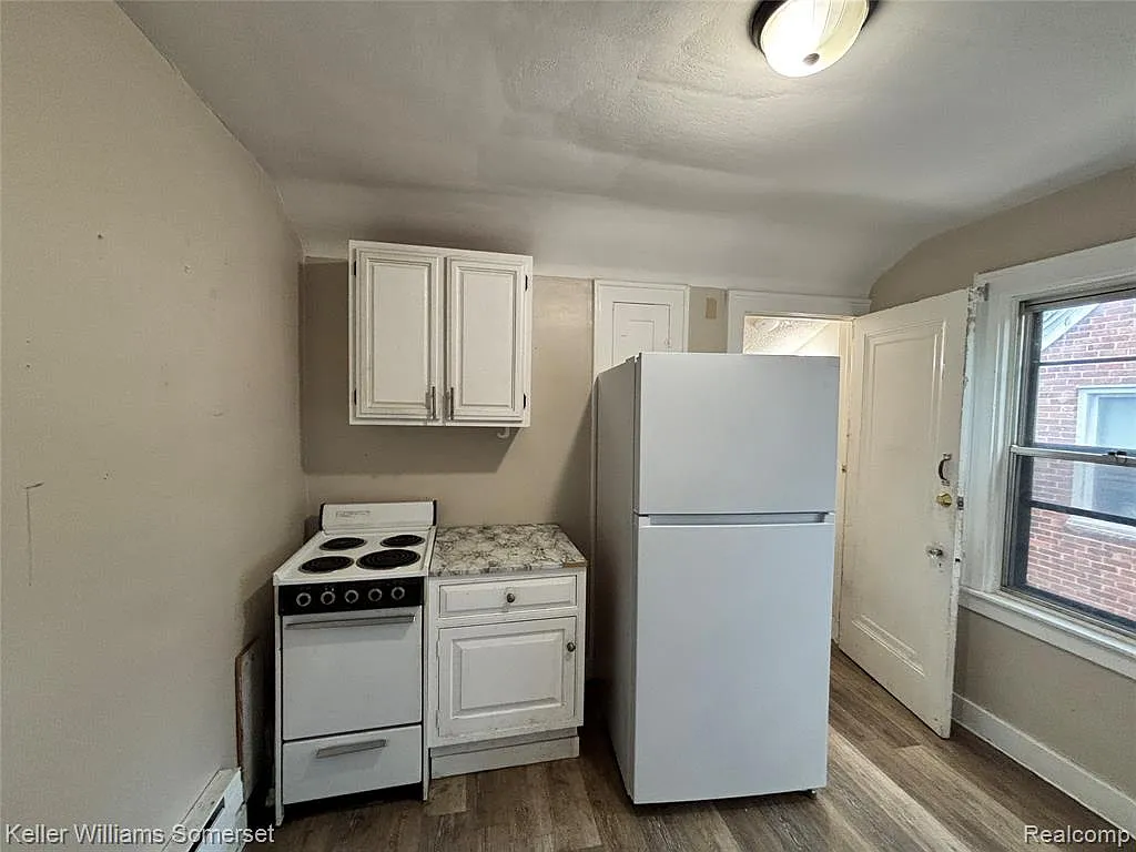2 bed, 1.0 bath, 1040 sqft, $1,150 — Photo 3