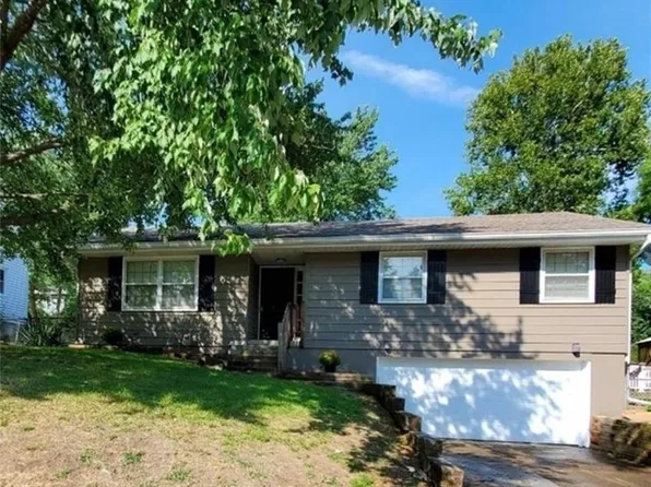16608 E 32nd St S, Independence, MO 64055