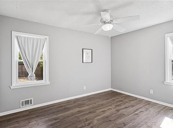 3rd image of 6401 N Main St