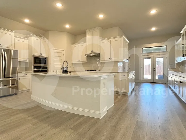 5304 Babcock Rd — Photo 7