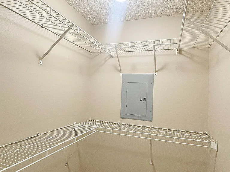 Timberline - Master Closet