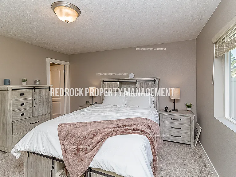 18431 E Selkirk Estates Rd — Photo 15
