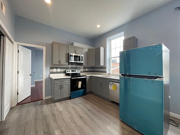 3rd image of 1424 S 5th St Floor 3