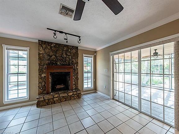 4th image of 10901 Childers St