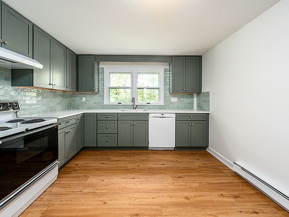 3rd image of 3 Highview Drive UNIT 3