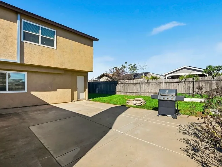 1830 Thelborn Way — Photo 33