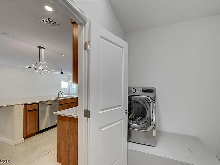 624 Stone Hammer Ave — Photo 4