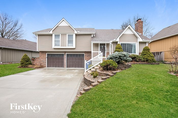 1st image of 1233 NW Timber Oak Dr