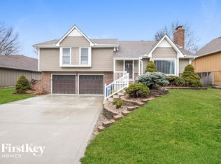 1233 NW Timber Oak Dr, Blue Springs, MO 64015