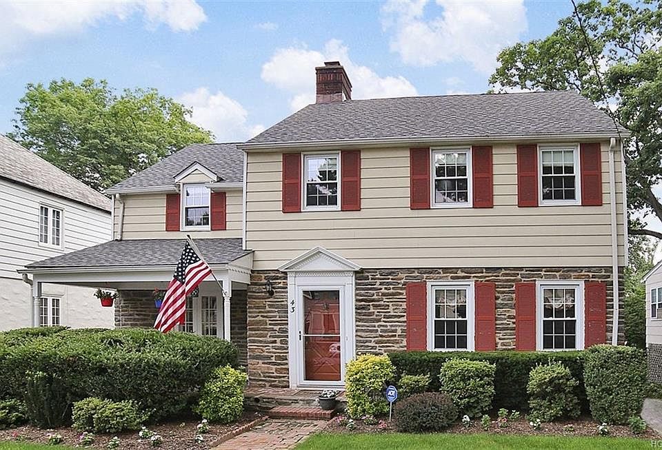 2nd image of 43 Clinton St