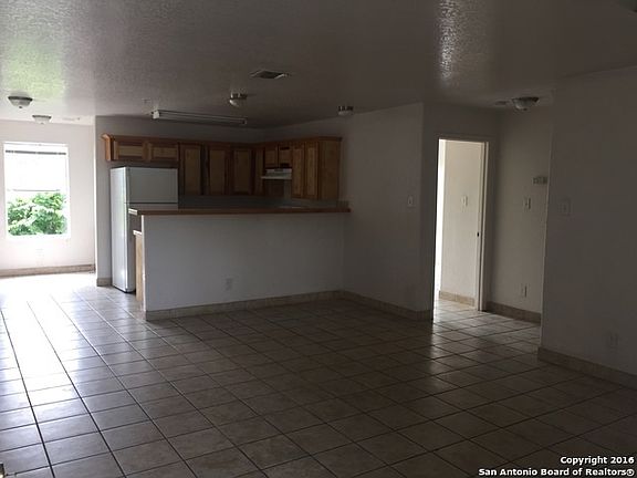 3rd image of 305 Betty Jean St APT 203