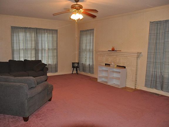 4th image of 118 Lewis St