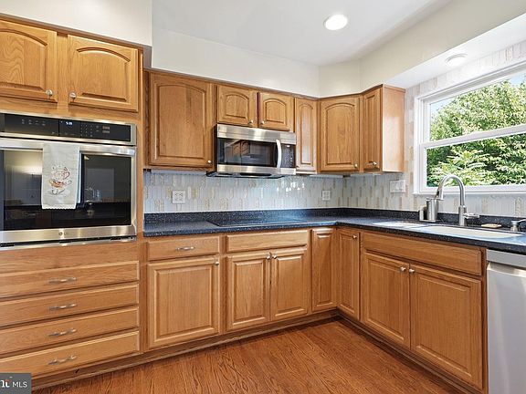 4th image of 8418 Geneva Rd