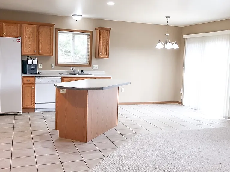 3566-3572 E Meadows Pl — Photo 11