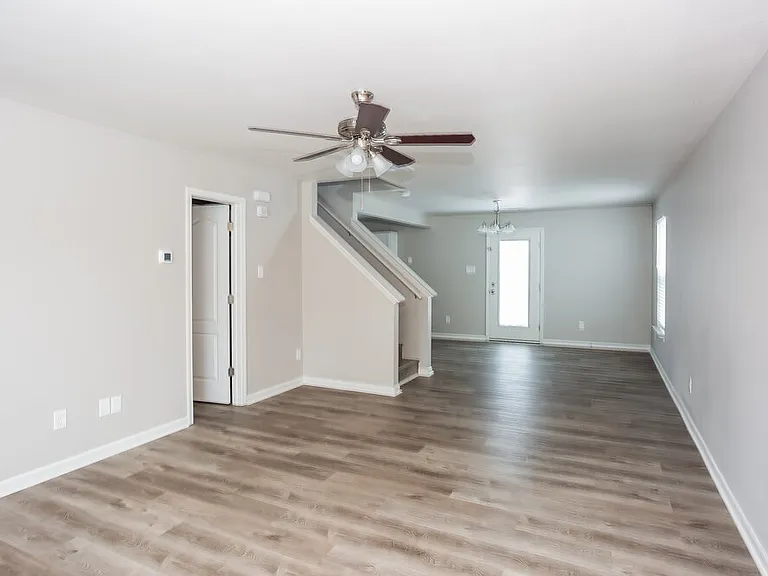 1350 Haestad Ct — Photo 8
