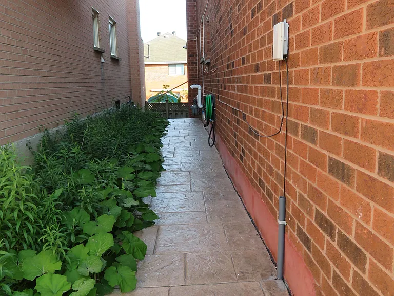 10 Pine Bough Mnr — Photo 25