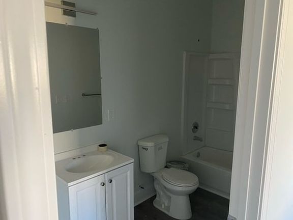 5th image of 4020 Arquette Dr