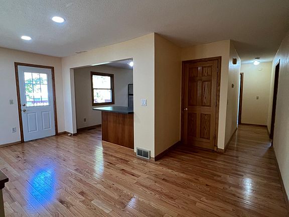 5th image of 4225 83rd Cir N