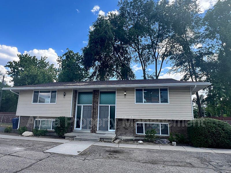1st image of 5873 S Highland Dr