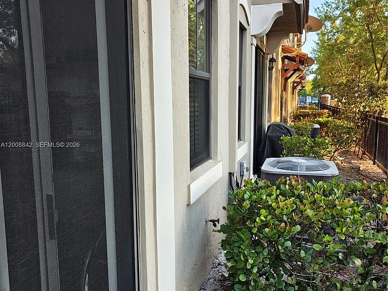 3329 NW 11th Ave #3329 — Photo 53