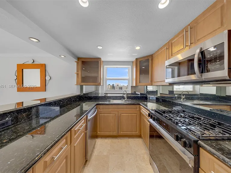 720 Collins Ave #603 — Photo 13