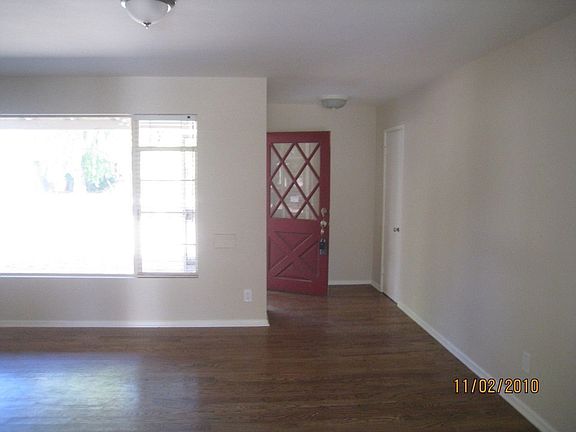 3rd image of 4125 E Pinchot Ave