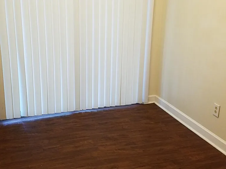 307 N Yadkin Ave #B — Photo 2