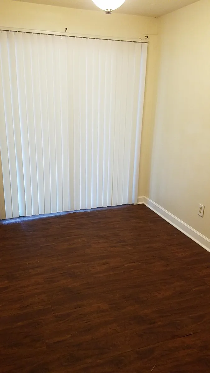 Building Photo - 307 N Yadkin Ave #B