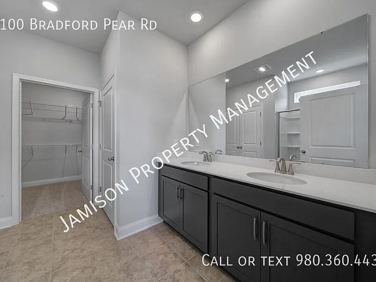 1100 Bradford Pear Rd — Photo 23