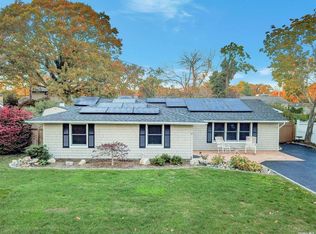 17 Mount Wilson Ave, Farmingville, NY 11738