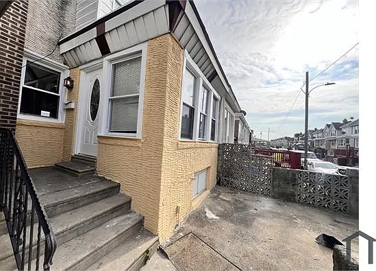 6508 Dorel St — Photo 24