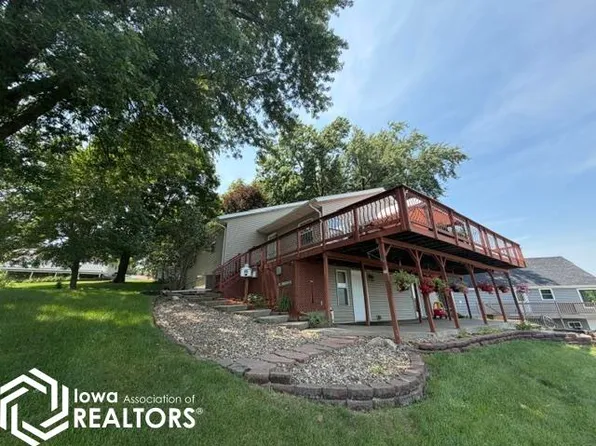 2161 S Lakeshore Dr, Brooklyn, IA 52211