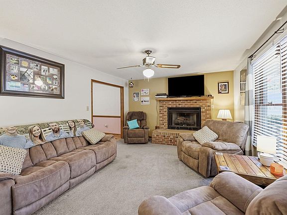 5th image of 1100 Chestnut Rdg